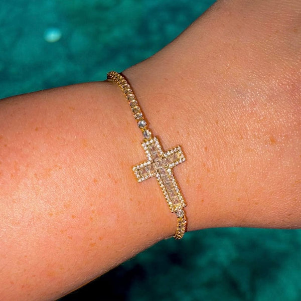 Seraphina Cross Bracelet Gold