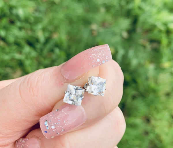 Kate Studs